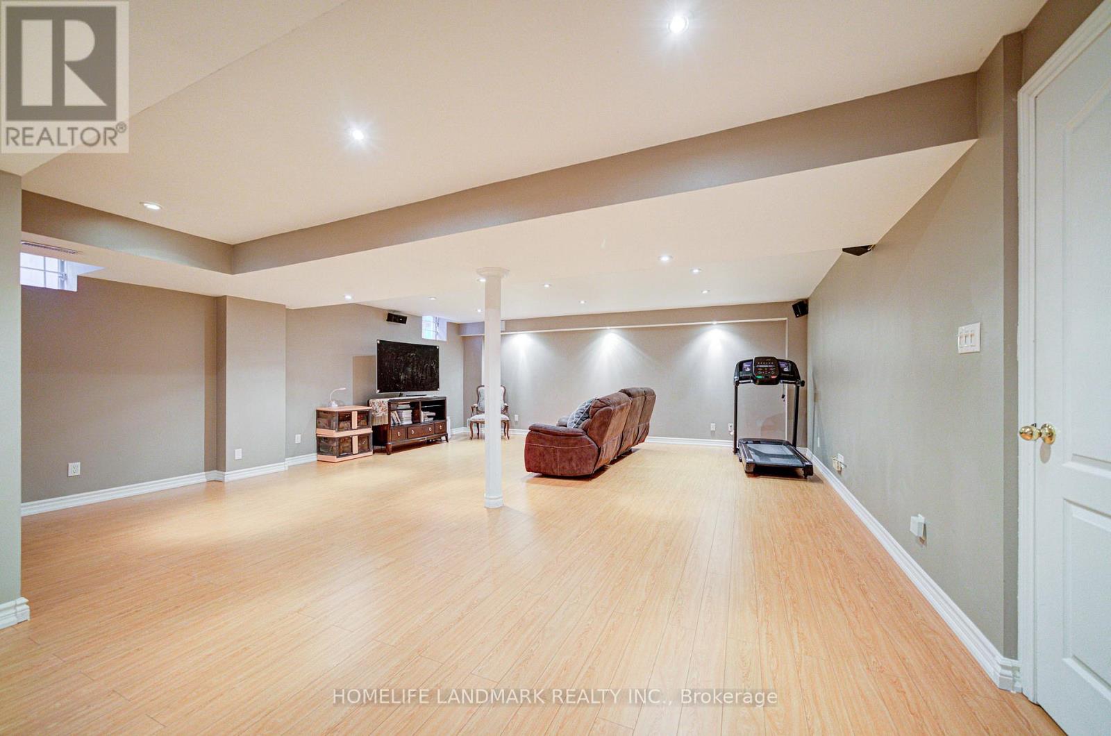 1388 Pinery Crescent, Oakville, Ontario  L6H 7J7 - Photo 41 - W12858900