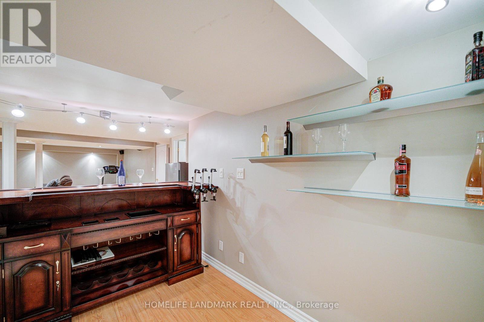 1388 Pinery Crescent, Oakville, Ontario  L6H 7J7 - Photo 46 - W12858900