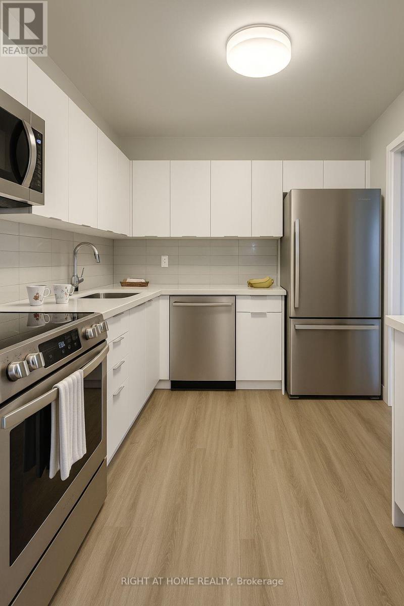 1708 - 70 Park Street E, Mississauga, Ontario  L5G 1M5 - Photo 3 - W12858910