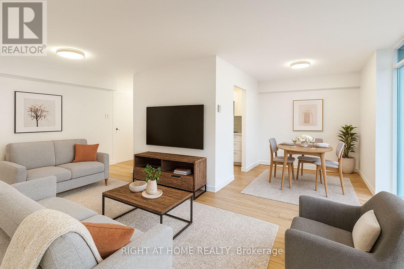 906 - 70 Park Street E, Mississauga, Ontario  L5G 1M5 - Photo 4 - W12858912