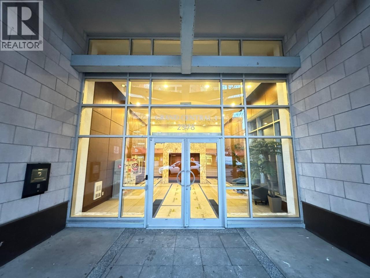 1803 2978 Glen Drive, Coquitlam, British Columbia  V3B 0C3 - Photo 2 - R3096747