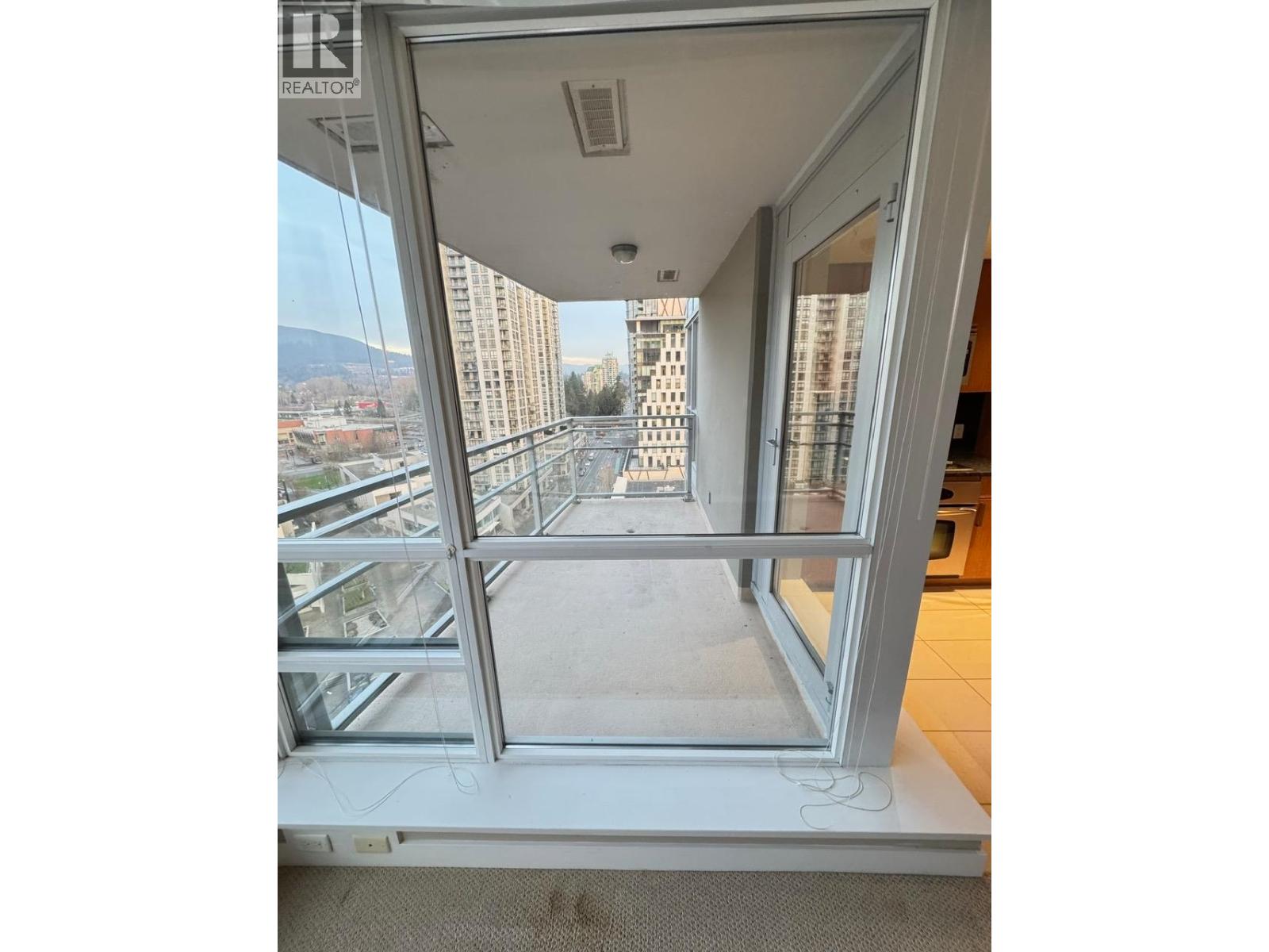 1803 2978 Glen Drive, Coquitlam, British Columbia  V3B 0C3 - Photo 11 - R3096747