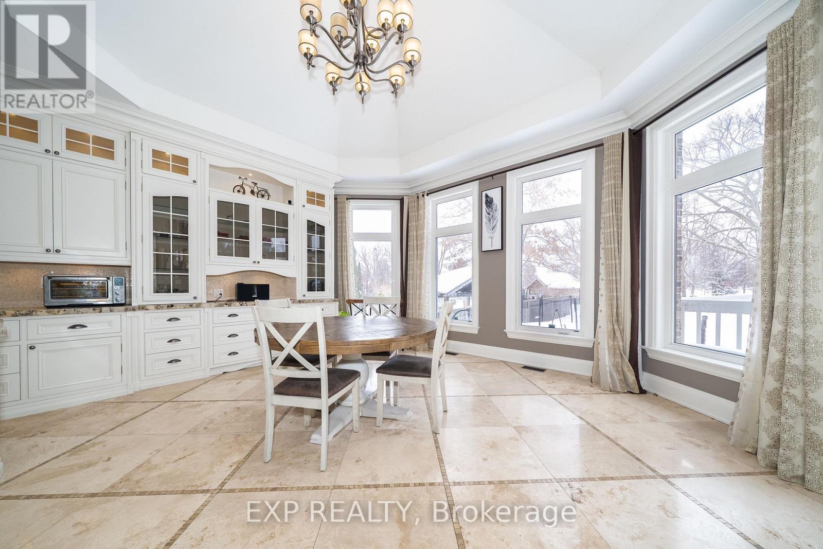 58 Spruce Avenue, Richmond Hill, Ontario  L4C 6W1 - Photo 18 - N12858648