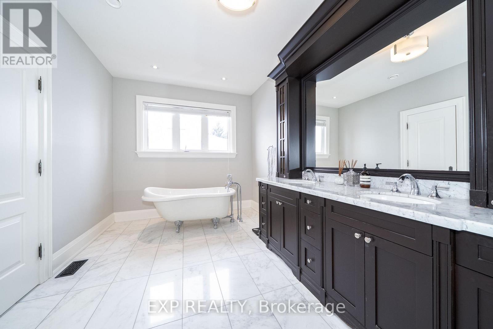 58 Spruce Avenue, Richmond Hill, Ontario  L4C 6W1 - Photo 27 - N12858648