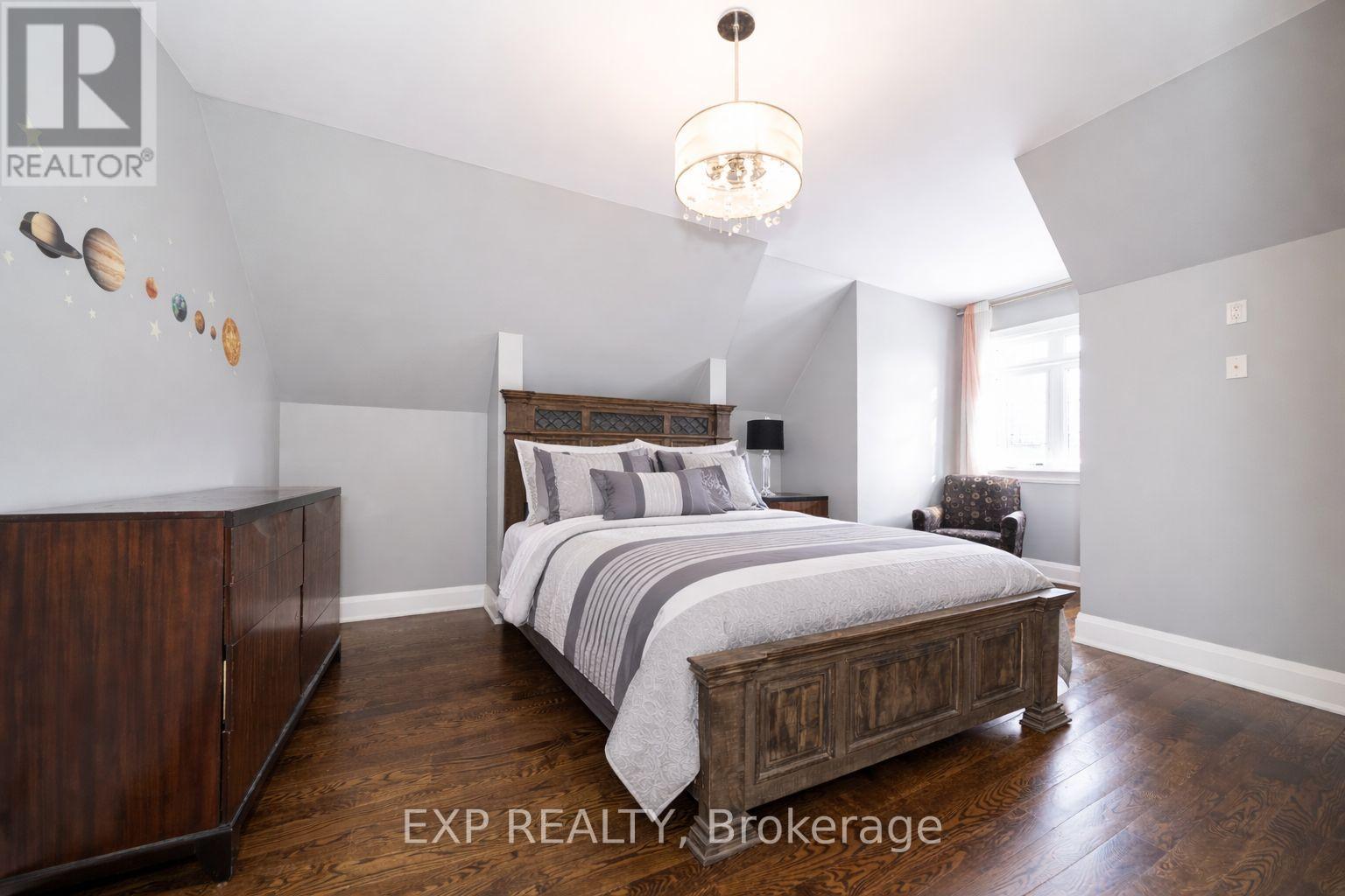 58 Spruce Avenue, Richmond Hill, Ontario  L4C 6W1 - Photo 34 - N12858648