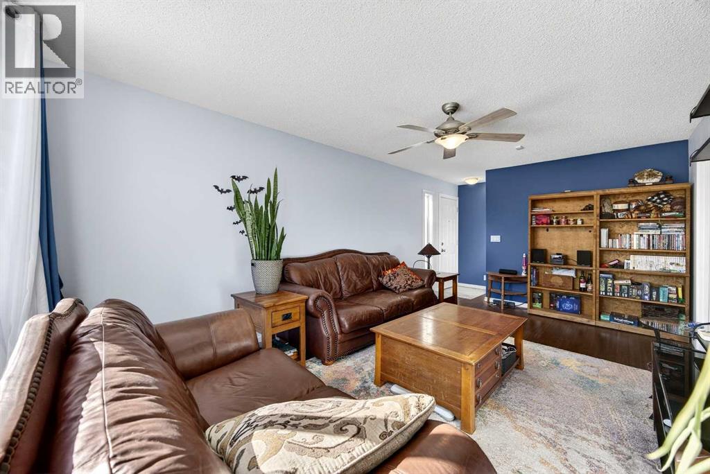 52 Dover Ridge Place Se, Calgary, Alberta  T2B 2B9 - Photo 11 - A2291131