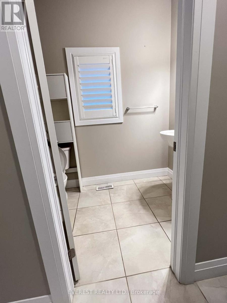 31 Beauchamp Drive, Cambridge, Ontario  N1S 0B5 - Photo 5 - X12858928