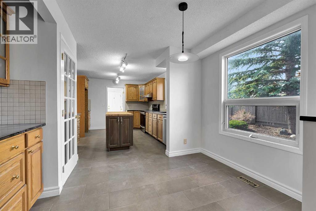 815 Woodpark Way Sw, Calgary, Alberta  T2W 2T9 - Photo 14 - A2288229