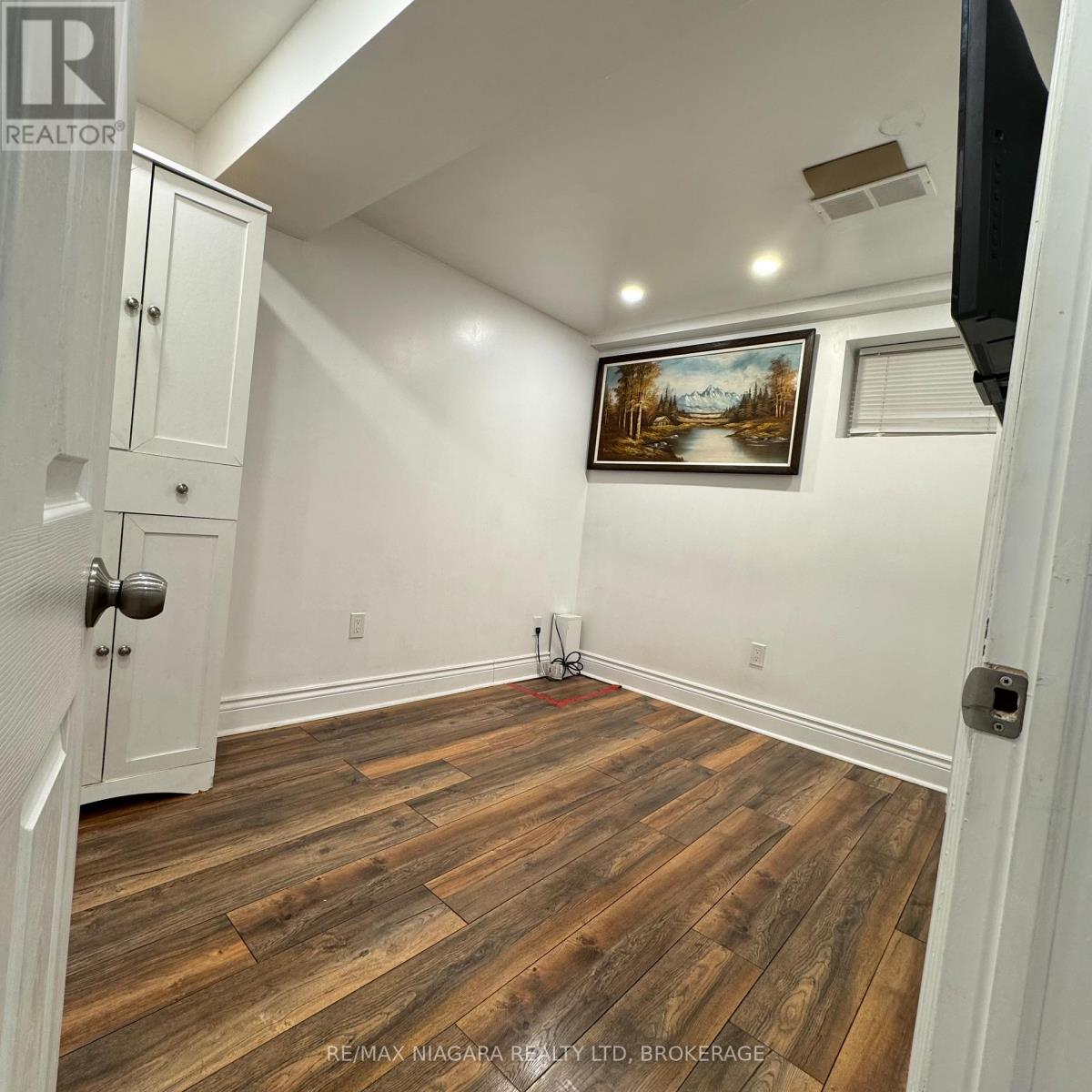 Lower - 844a Danforth Road, Toronto, Ontario  M1K 1H5 - Photo 5 - E12858946