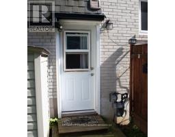 28 KINGLAND CRESCENT, Toronto, Ontario