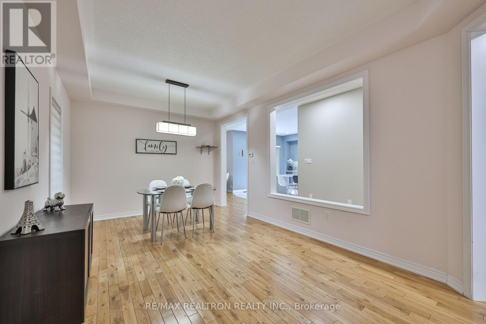 16 Mckenzie Way, Bradford West Gwillimbury, Ontario  L3Z 0K1 - Photo 20 - N12858944