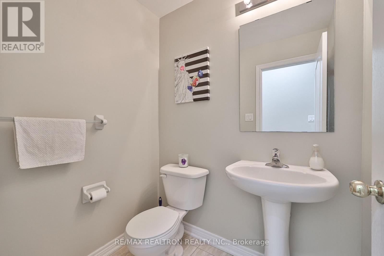 16 Mckenzie Way, Bradford West Gwillimbury, Ontario  L3Z 0K1 - Photo 23 - N12858944