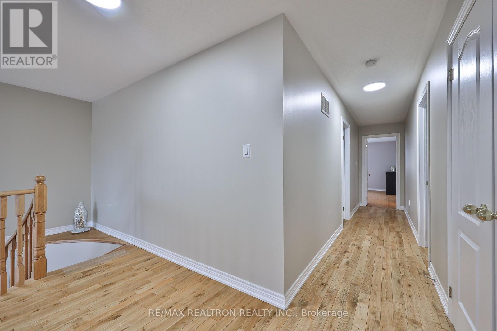 16 Mckenzie Way, Bradford West Gwillimbury, Ontario  L3Z 0K1 - Photo 24 - N12858944