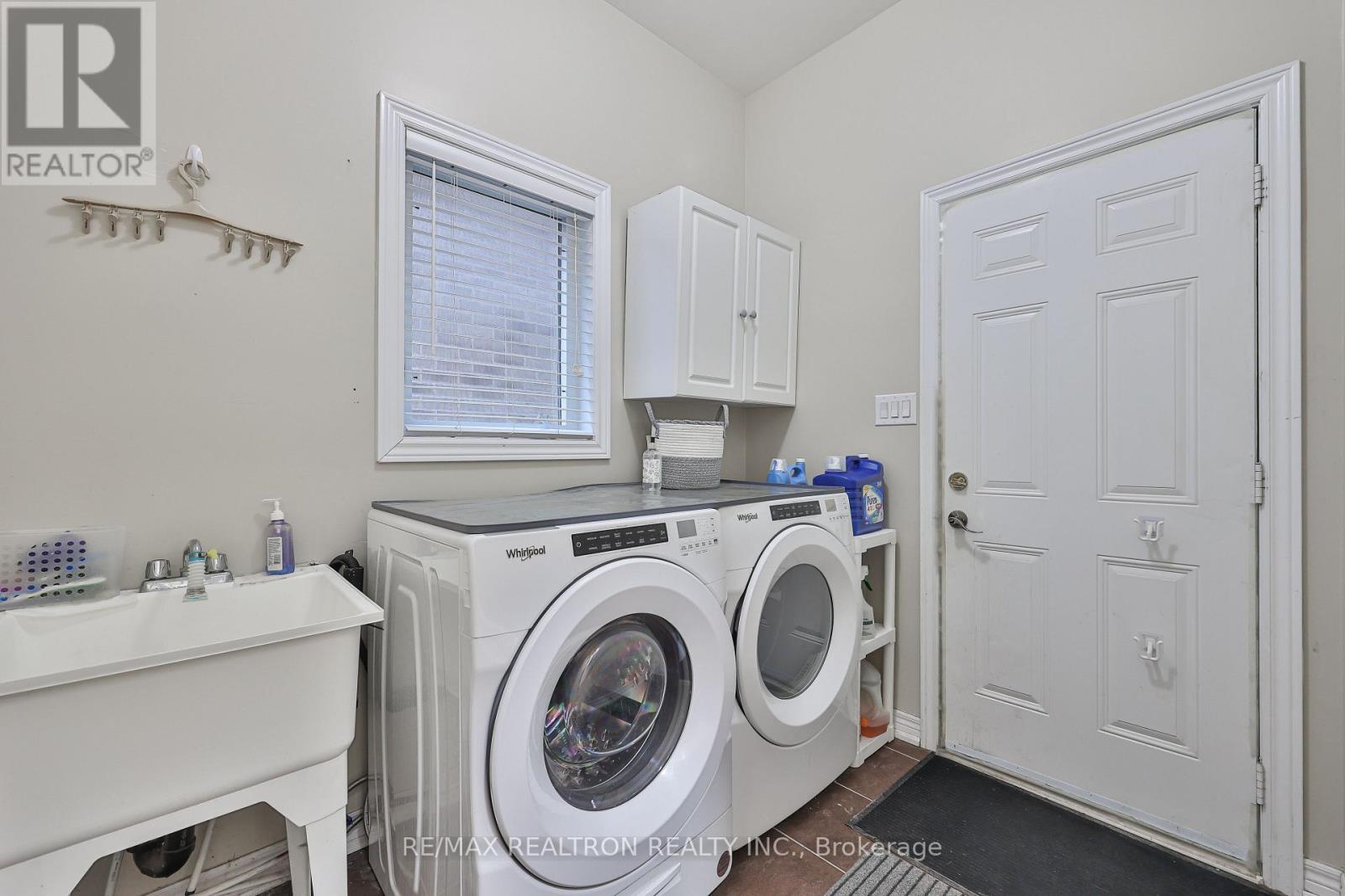 16 Mckenzie Way, Bradford West Gwillimbury, Ontario  L3Z 0K1 - Photo 39 - N12858944