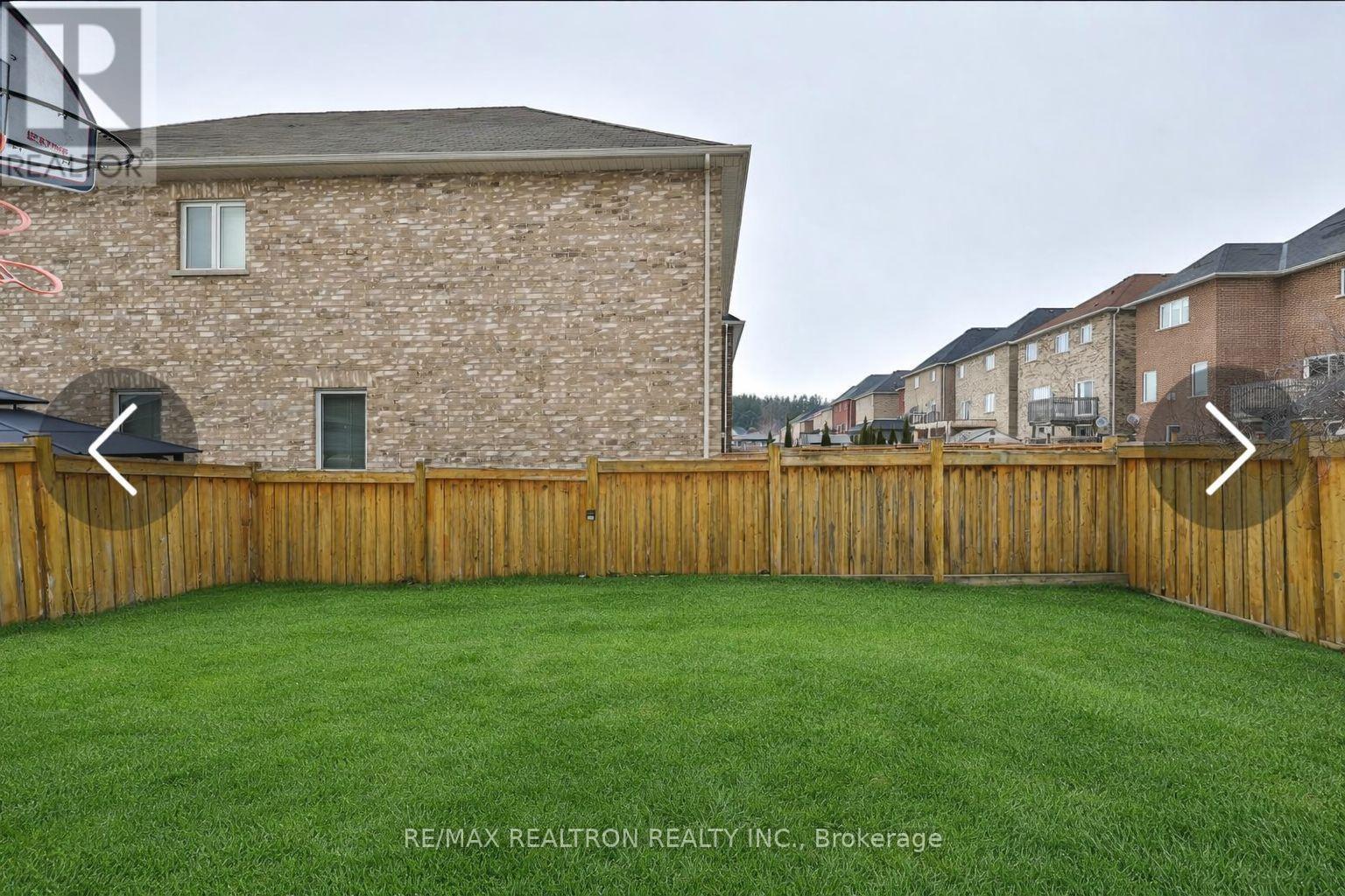 16 Mckenzie Way, Bradford West Gwillimbury, Ontario  L3Z 0K1 - Photo 40 - N12858944