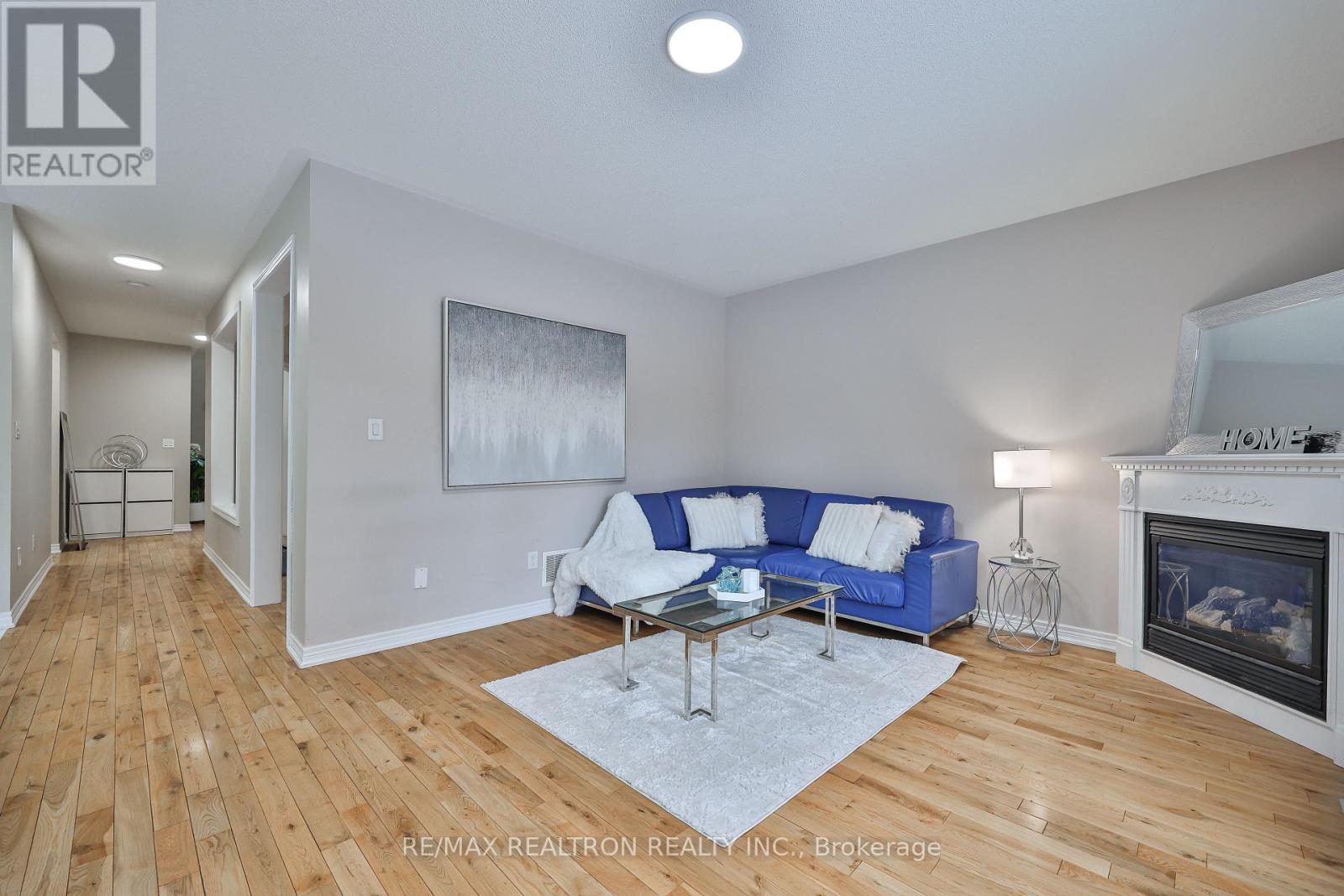 16 Mckenzie Way, Bradford West Gwillimbury, Ontario  L3Z 0K1 - Photo 8 - N12858944