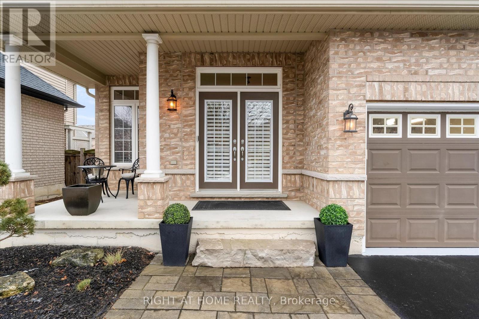 87 Newcombe Road, Hamilton, Ontario  L9H 0A6 - Photo 5 - X12858952