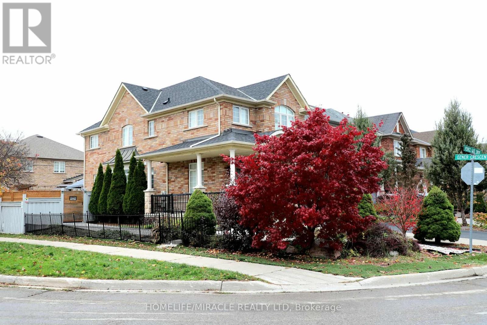 243 Venice Gate Drive, Vaughan, Ontario  L4H 0G1 - Photo 2 - N12858970