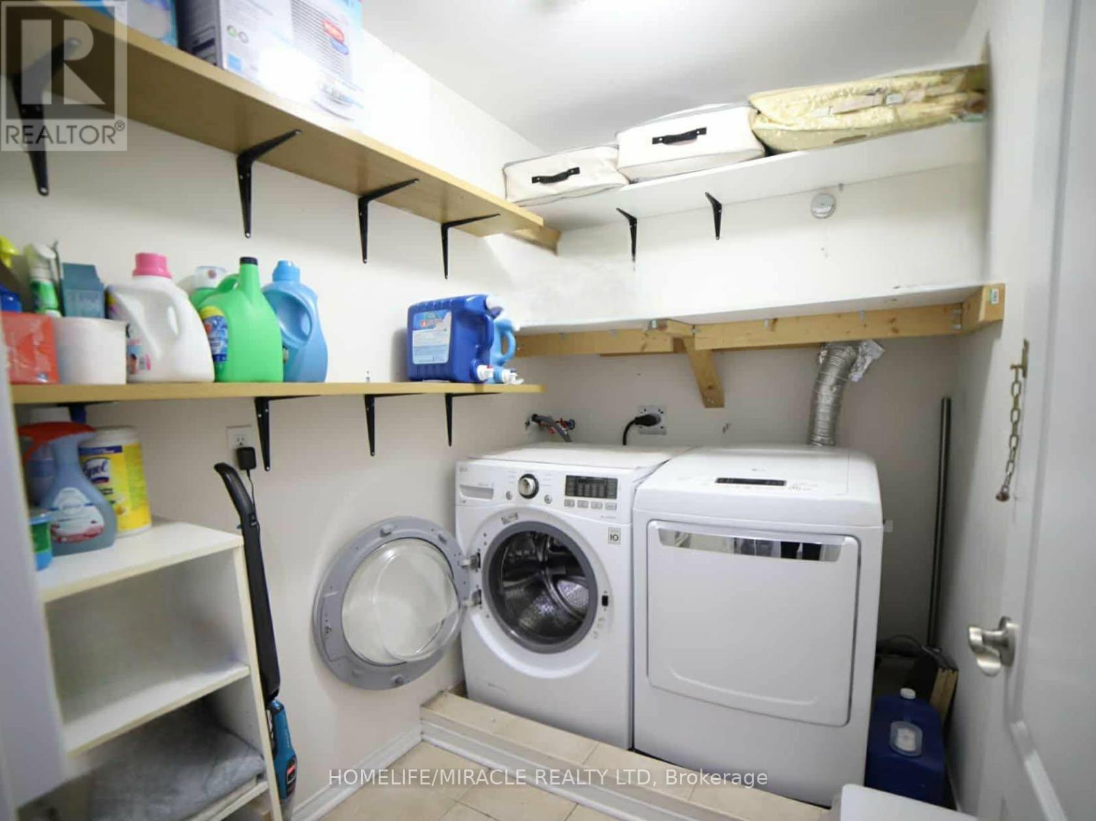 243 Venice Gate Drive, Vaughan, Ontario  L4H 0G1 - Photo 23 - N12858970