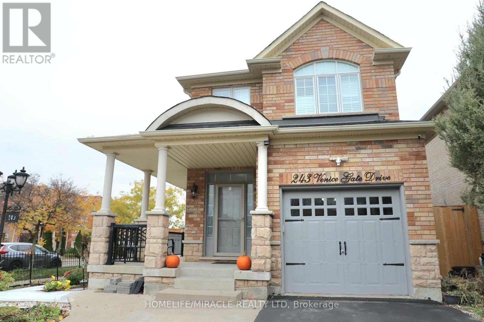 243 Venice Gate Drive, Vaughan, Ontario  L4H 0G1 - Photo 3 - N12858970