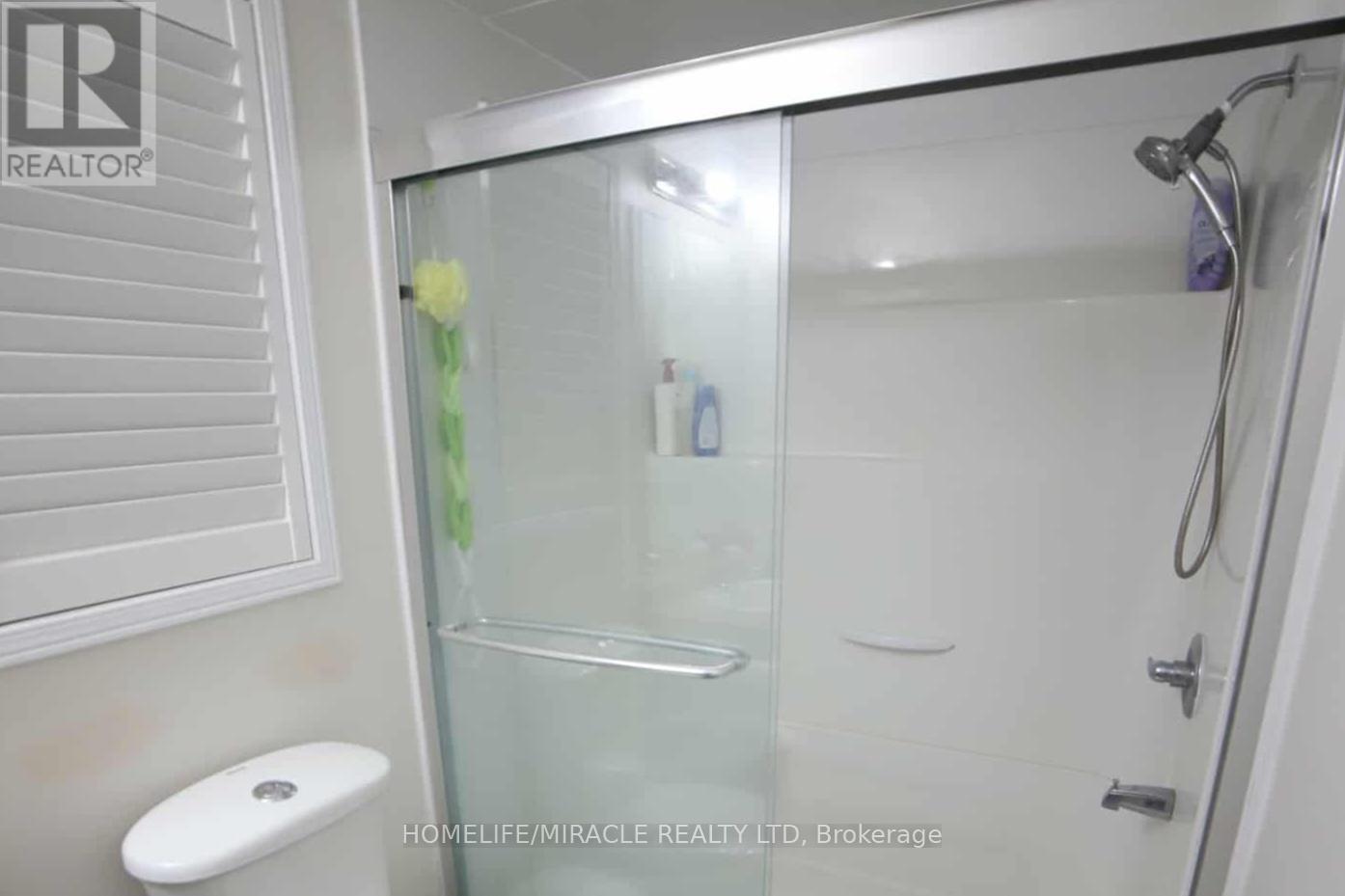 243 Venice Gate Drive, Vaughan, Ontario  L4H 0G1 - Photo 31 - N12858970