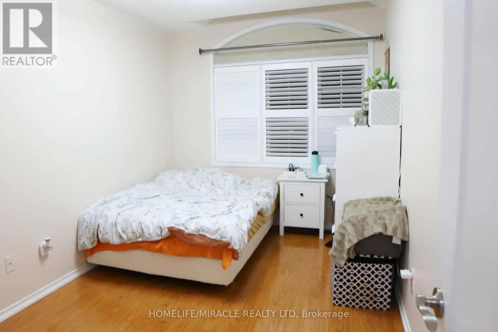 243 Venice Gate Drive, Vaughan, Ontario  L4H 0G1 - Photo 33 - N12858970