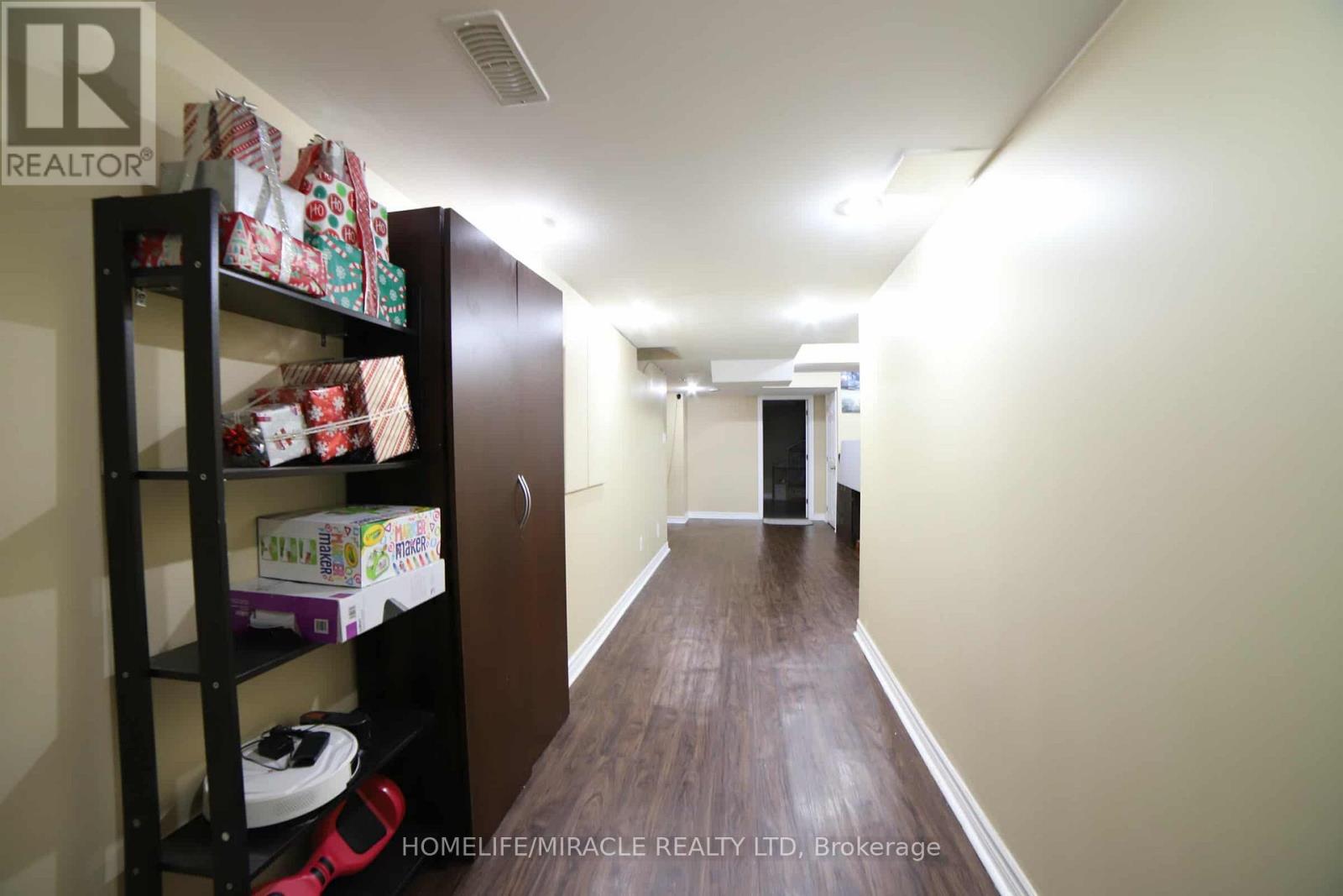 243 Venice Gate Drive, Vaughan, Ontario  L4H 0G1 - Photo 37 - N12858970