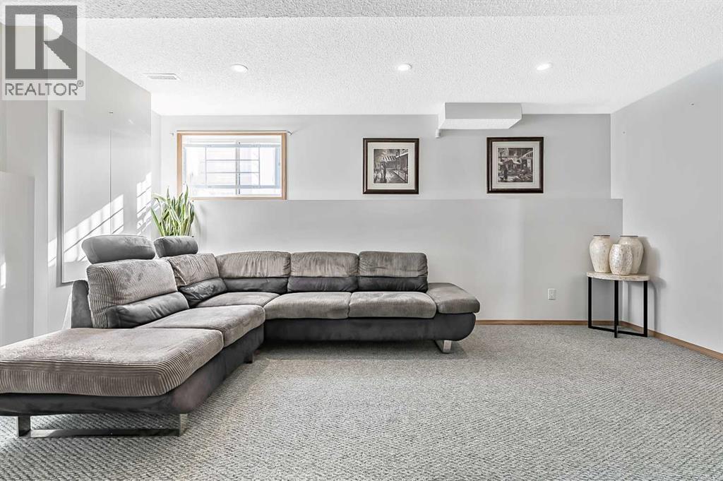 196 Erin Meadow Way Se, Calgary, Alberta  T2B 3P6 - Photo 17 - A2288722