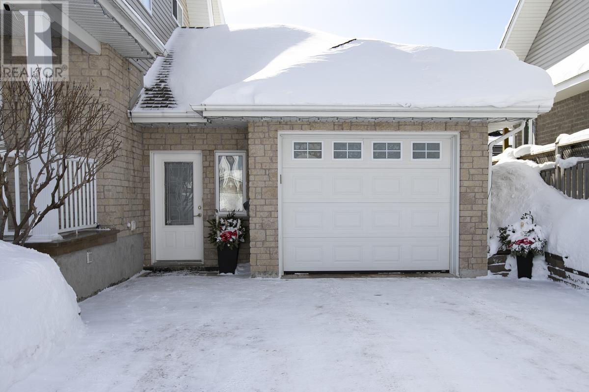 53 Laura St, Sault Ste. Marie, Ontario P6C 2G5 - Photo 2 - SM260368