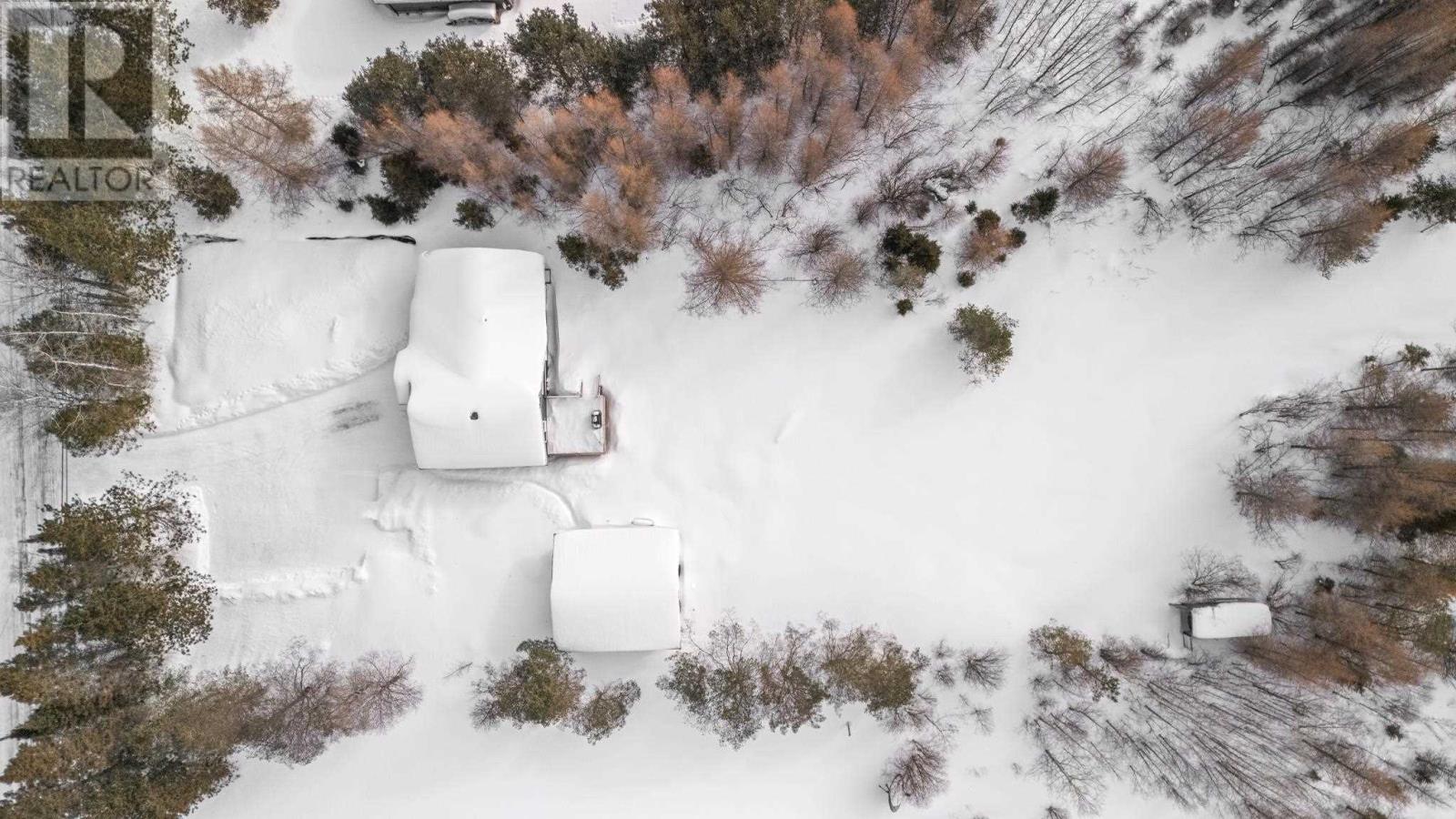 2335 Base Lin, Sault Ste. Marie, Ontario P6A 6K4 - Photo 4 - SM260386