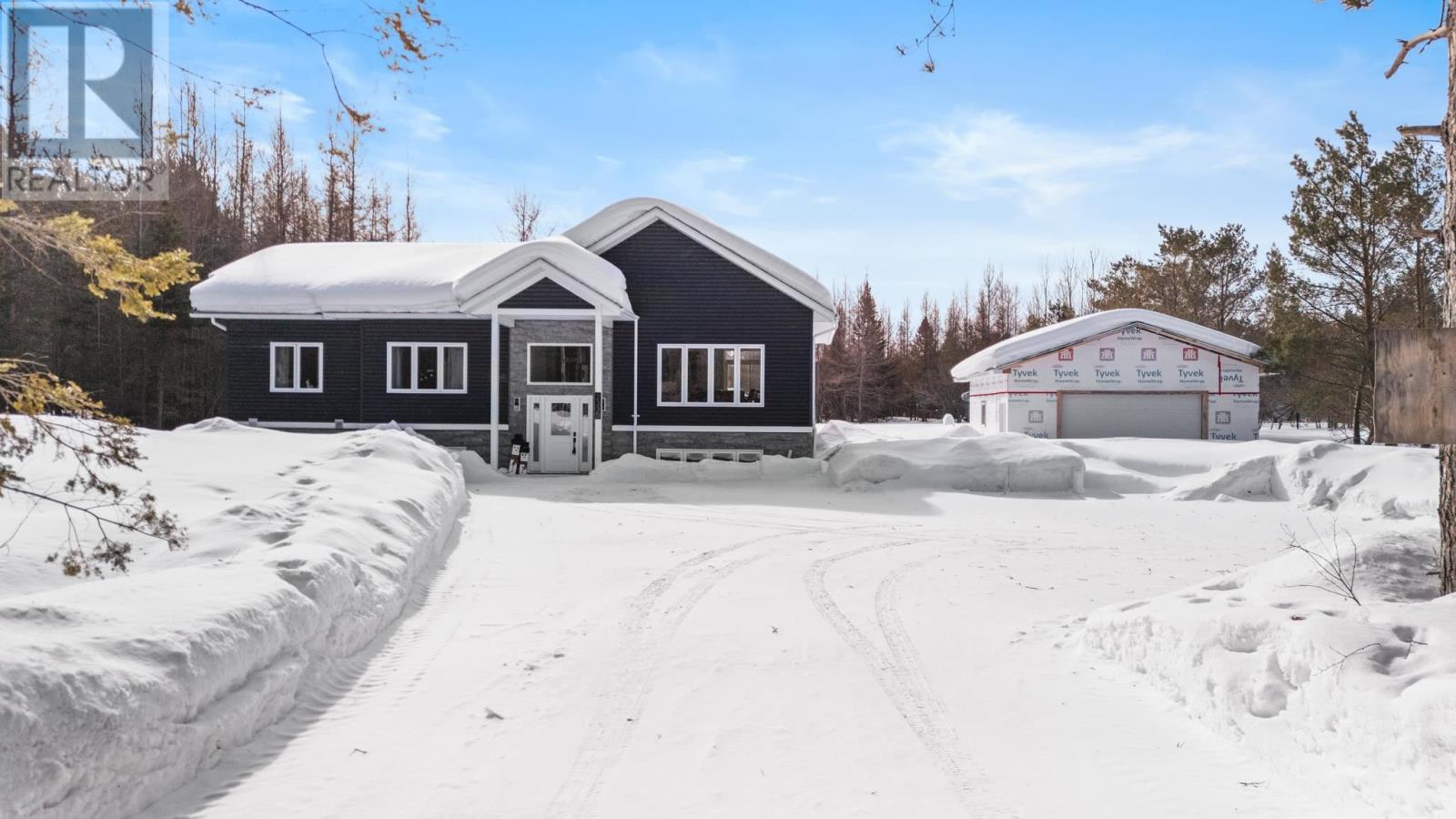 2335 Base Lin, Sault Ste. Marie, Ontario P6A 6K4 - Photo 1 - SM260386