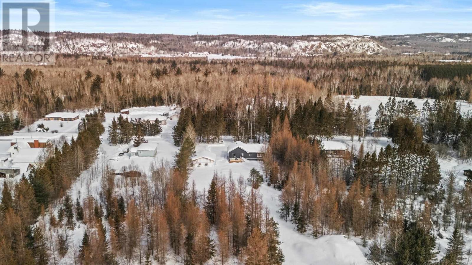 2335 Base Lin, Sault Ste. Marie, Ontario P6A 6K4 - Photo 5 - SM260386