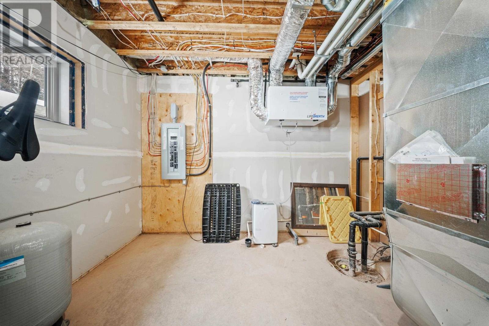 2335 Base Lin, Sault Ste. Marie, Ontario P6A 6K4 - Photo 38 - SM260386