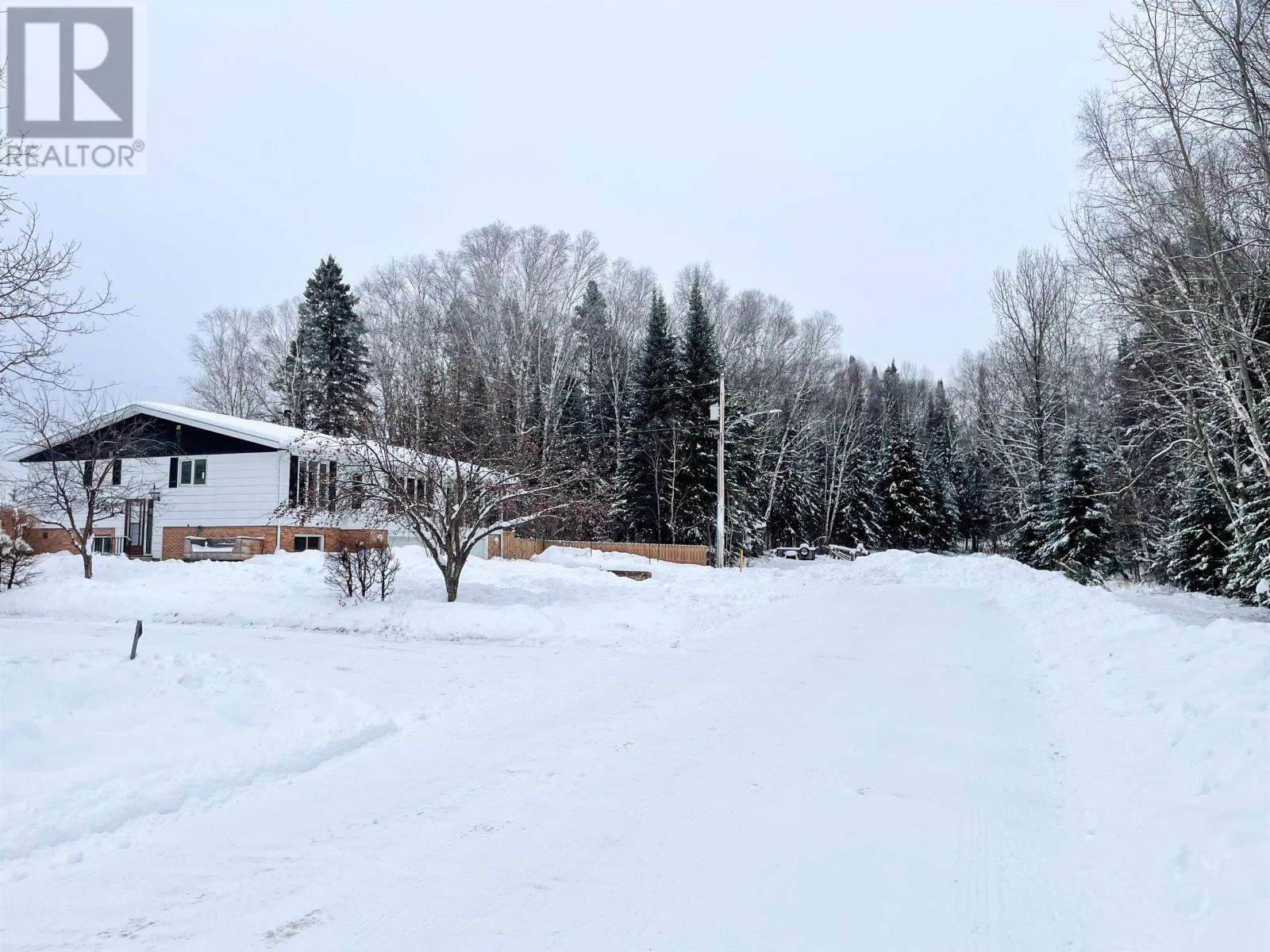 6 Beech Cresent, Ear Falls, Ontario  P0V 1T0 - Photo 3 - TB2600057