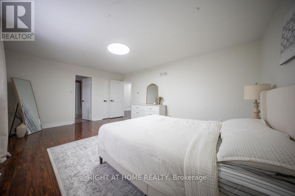 2088 Perran Drive, Mississauga, Ontario  L5K 2R4 - Photo 23 - W12834332