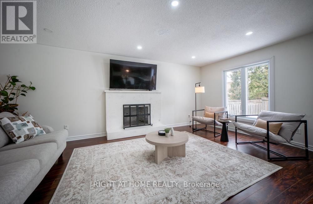 2088 Perran Drive, Mississauga, Ontario  L5K 2R4 - Photo 12 - W12834332