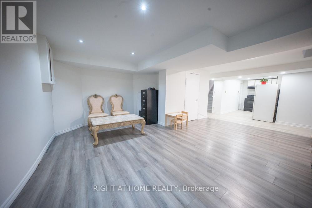 2088 Perran Drive, Mississauga, Ontario  L5K 2R4 - Photo 34 - W12834332