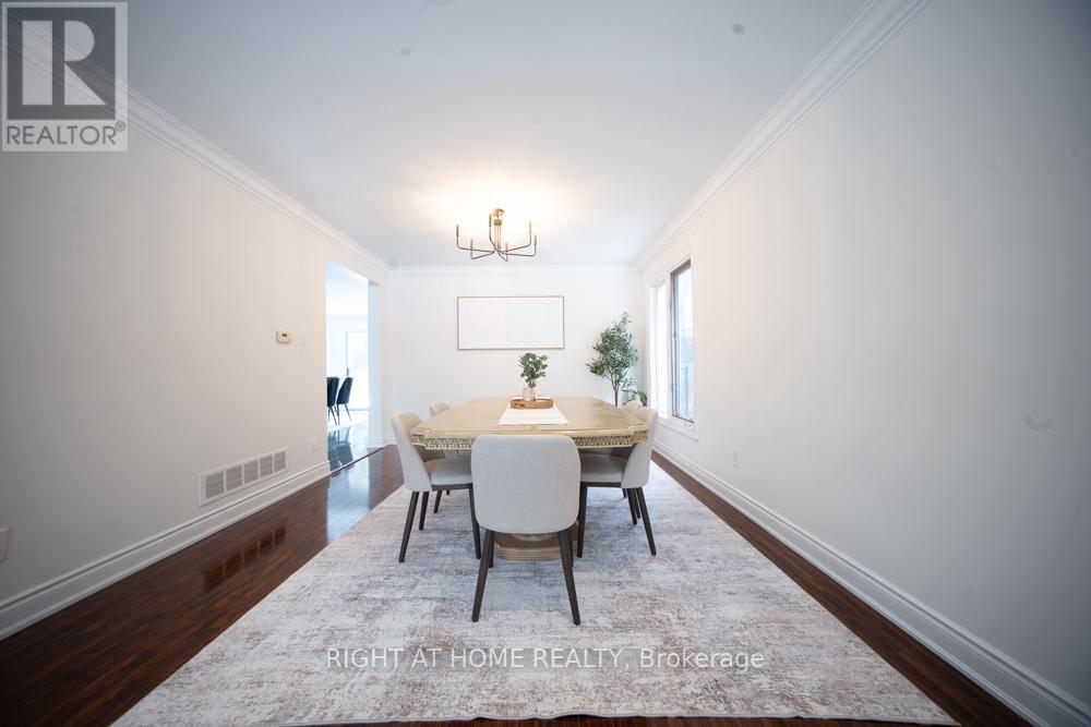 2088 Perran Drive, Mississauga, Ontario  L5K 2R4 - Photo 7 - W12834332