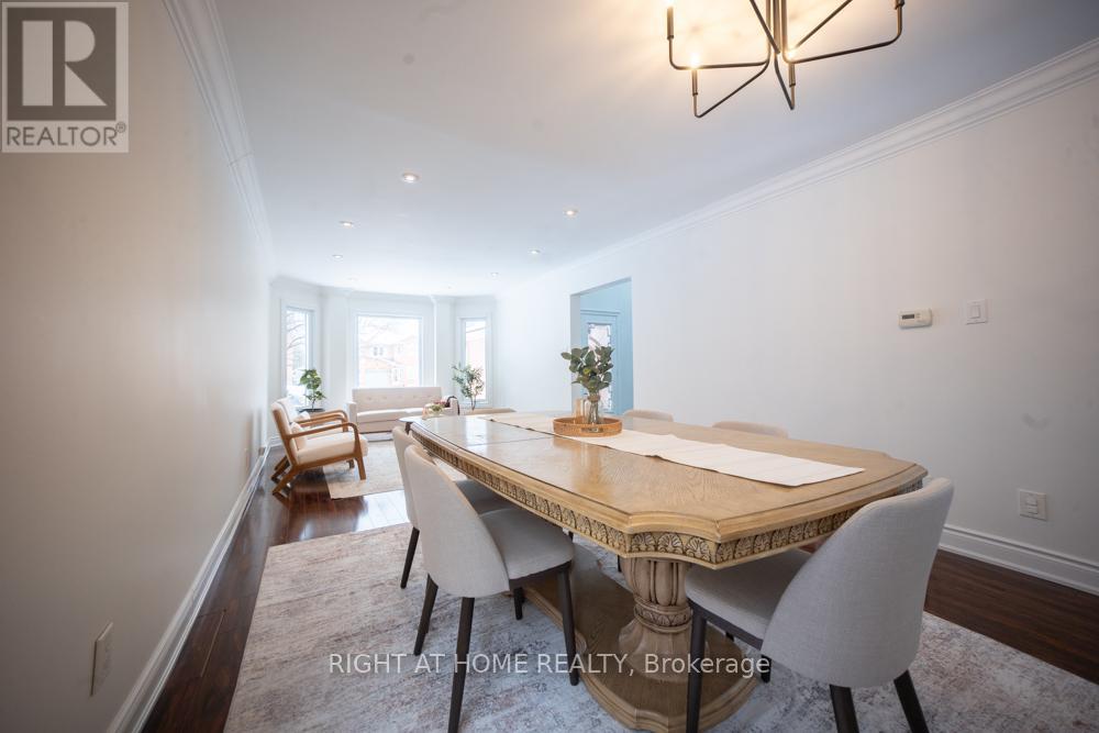 2088 Perran Drive, Mississauga, Ontario  L5K 2R4 - Photo 8 - W12834332