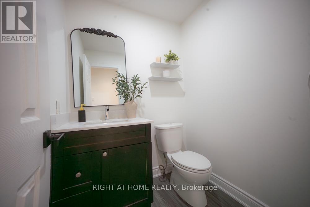 2088 Perran Drive, Mississauga, Ontario  L5K 2R4 - Photo 14 - W12834332