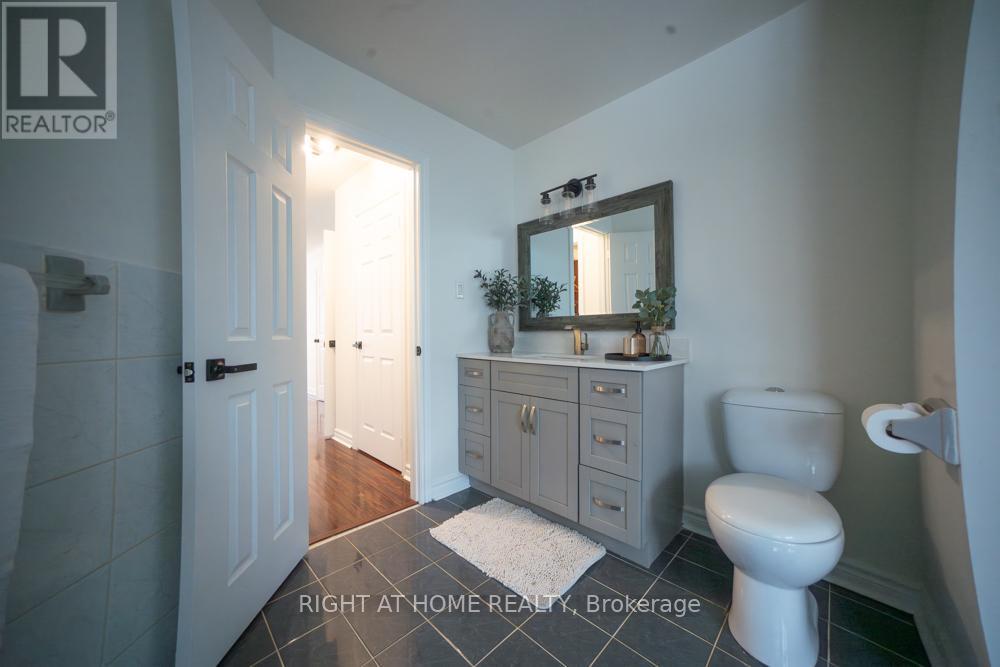 2088 Perran Drive, Mississauga, Ontario  L5K 2R4 - Photo 19 - W12834332