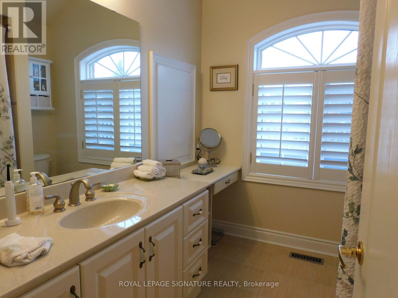 1590 Hallstone Road, Brampton (Bram West), Ontario  L6Y 5K8 - Photo 26 - W12858238