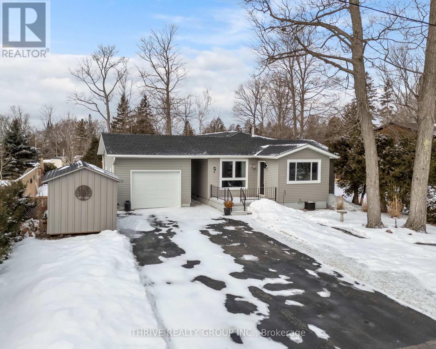 7 Salkeld Street, Goderich, Ontario  N7A 3X8 - Photo 2 - X12859028