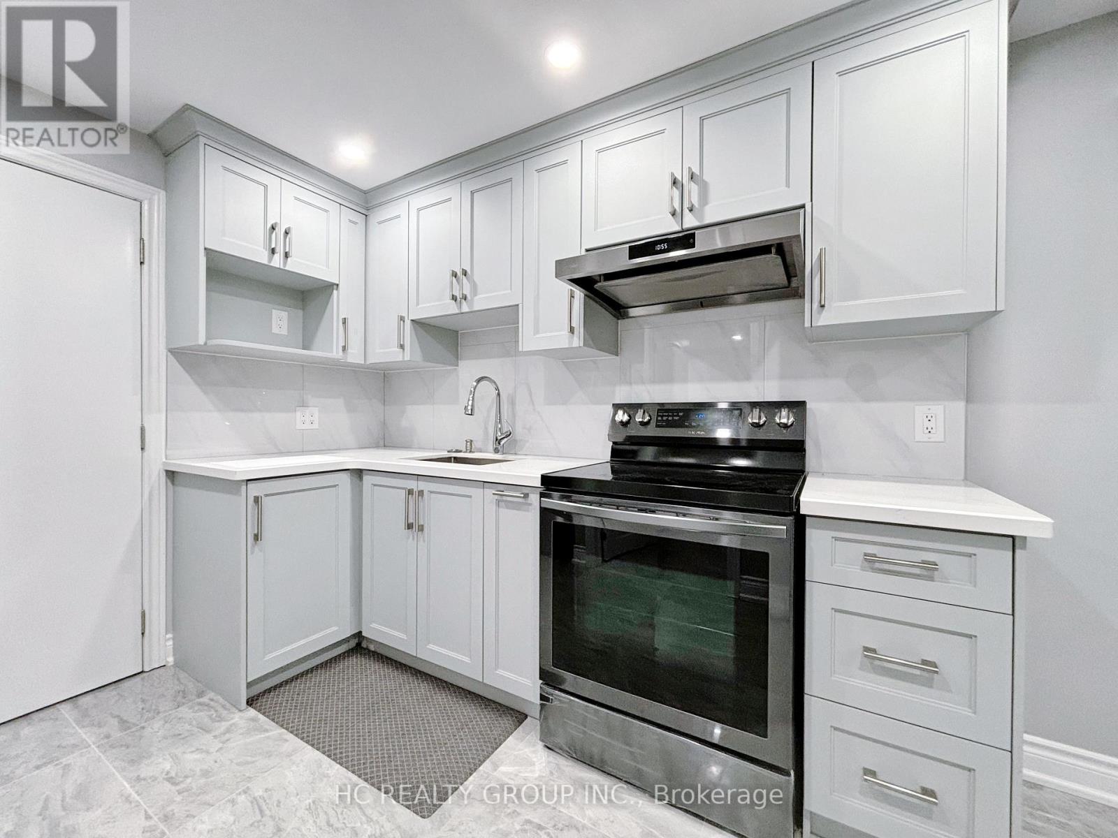 310 Hammersly Boulevard, Markham (Wismer), Ontario  L6E 0L5 - Photo 2 - N12858986