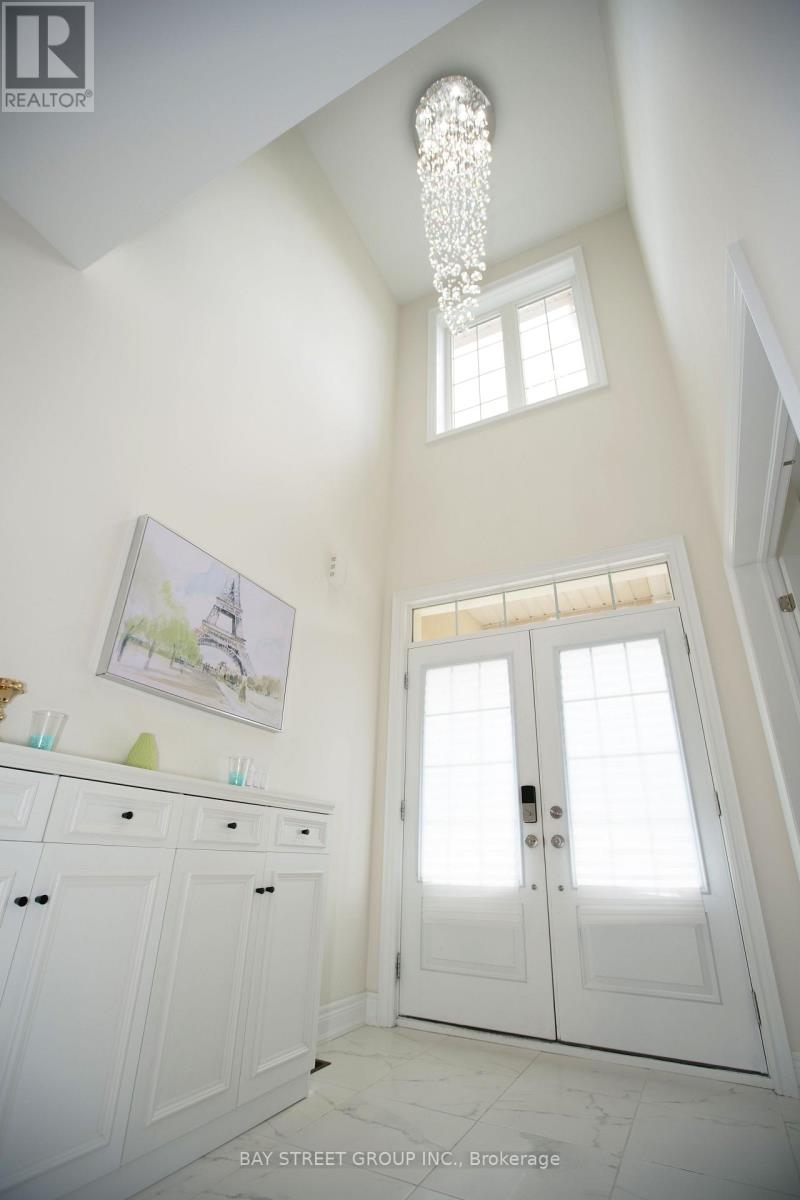 152 Ben Sinclair Avenue, East Gwillimbury, Ontario  L9N 0Z2 - Photo 4 - N12859002