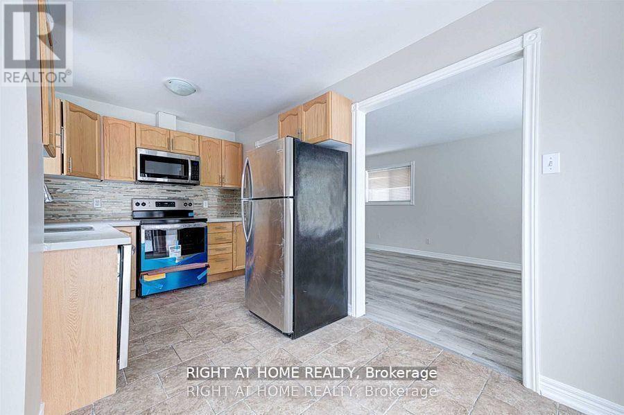 Main - 146 Cheltenham Road, Barrie (Georgian Drive), Ontario  L4M 6S6 - Photo 3 - S12858988