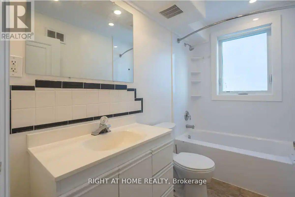 Main Floor - 21 Thomson Street, Barrie (City Centre), Ontario  L4N 1X4 - Photo 11 - S12858990