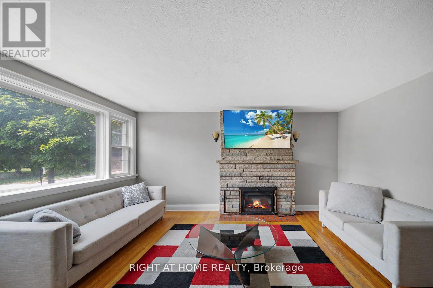 Main Floor - 21 Thomson Street, Barrie (City Centre), Ontario  L4N 1X4 - Photo 4 - S12858990