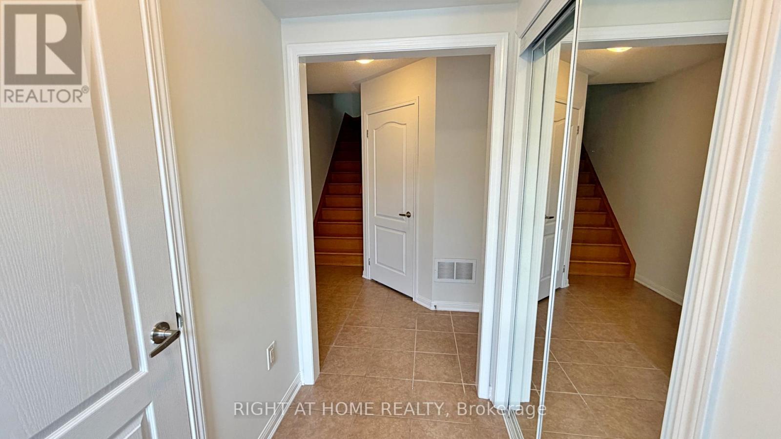 275 Woodley Crescent, Milton, Ontario  L9T 8B8 - Photo 9 - W12858994