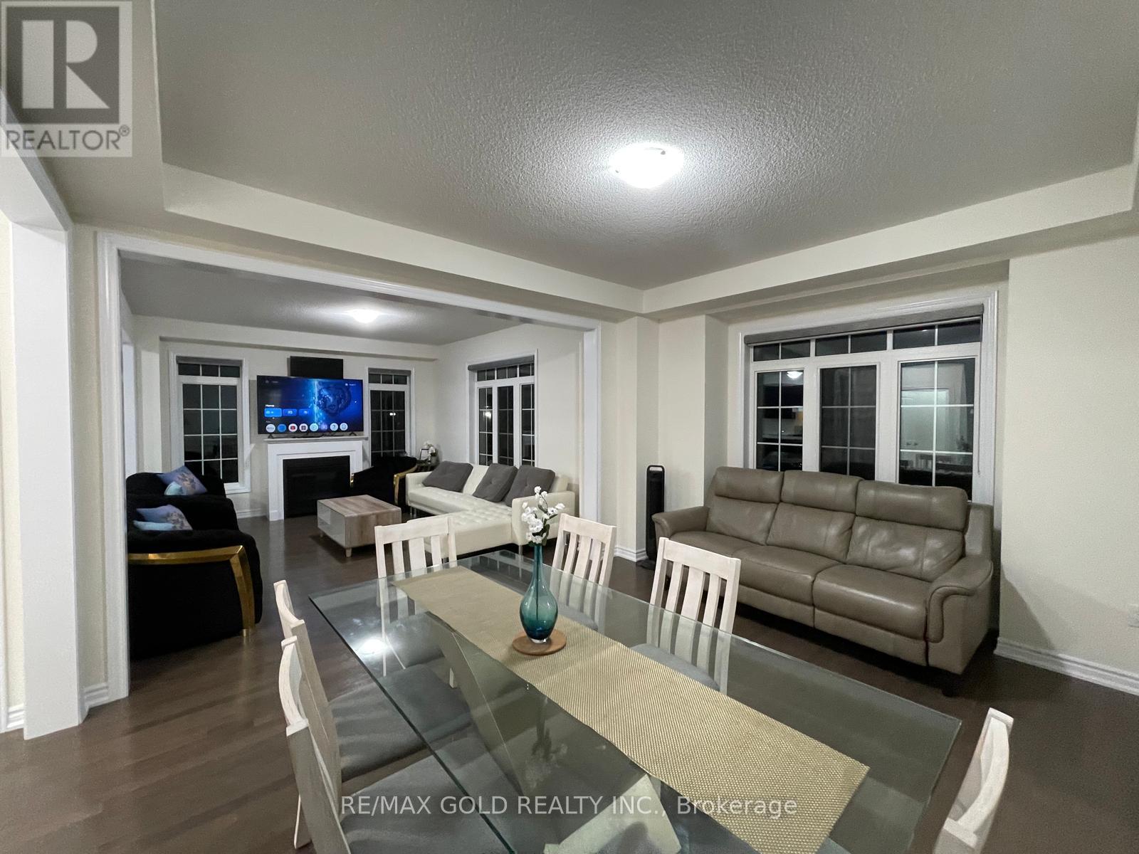 537 Veterans Drive, Brampton, Ontario  L7A 5A6 - Photo 12 - W12859020